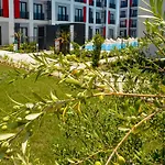 C Airport Apartment