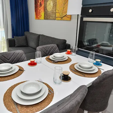 C Airport Apartment