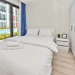 C Airport Apartment *