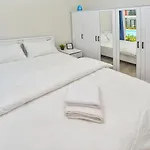 C Airport Apartment *