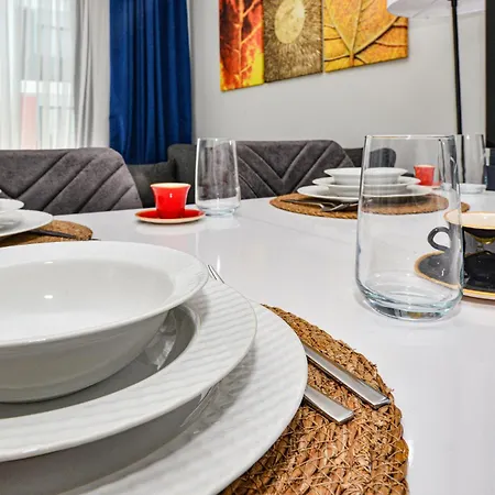 C Airport Apartment *